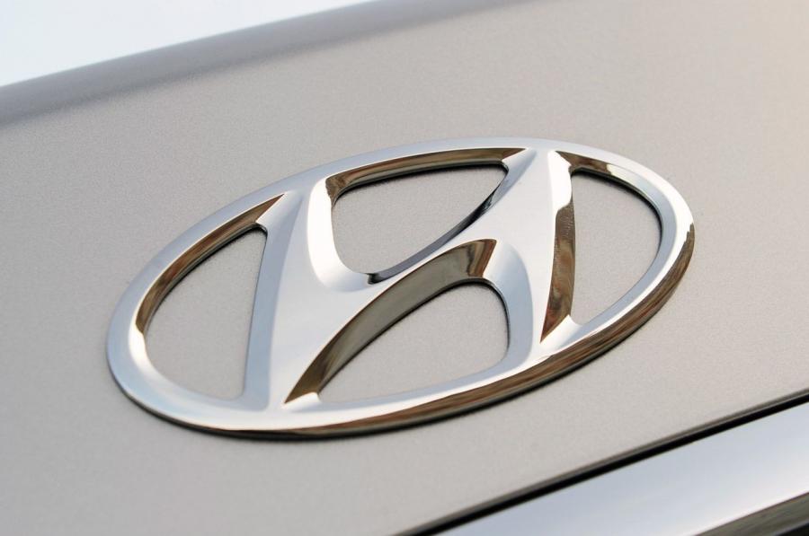  Hyundai Genesis 2012 года  (фото 32 из 73)